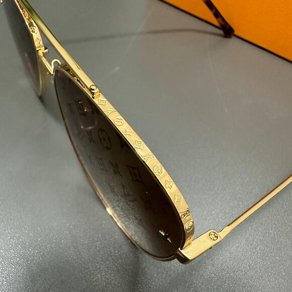 Louis Vuitton Women’s sunglasses